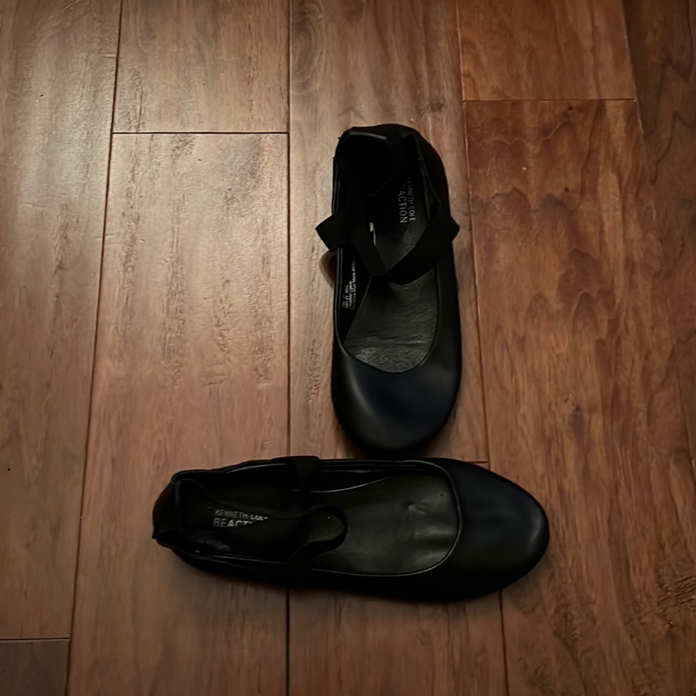 Kenneth Cole girl shoes 21/2 size